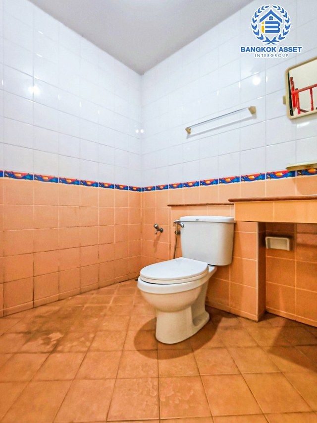 ทาวน์เฮ้าส์มือสองนนทบุรี โครงการ บ้านเจ้าพระยา ราชพฤกษ์ เนื้อที่กว้าง 21 ตร.ว. ฟังก์ชัน 3 ห้องนอน 2 ห้องน้ำ 1 ที่จอดรถ แถมฟรี! 1 เครื่องปรับอากาศ บนทำเลเยี่ยม เชื่อมต่อหลายเส้นทาง เพียง 12 นาทีถึงรถไฟฟ้าสายสีม่วง "สถานีบางพลู" ใกล้ทางด่วน "ศรีรัช" จองเลย!