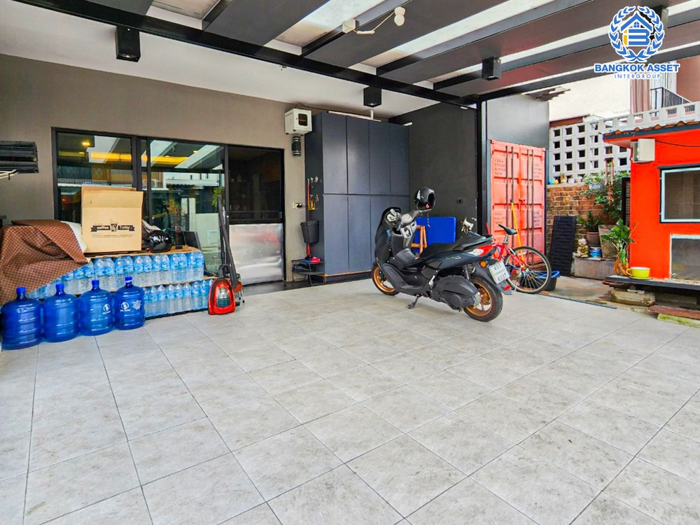 *****บ้านแฝดมือสอง โครงการ เดอะคอนเนค37 หลักสี่-ดอนเมือง หลังมุม โครงการใหม่ เนื้อที่ 42.70 ตร.ว. ฟังก์ชัน 3 ห้องนอน 2 ห้องน้ำ 2 ที่จอดรถ บริเวณบ้านกว้าง แต่งสวยสไตล์โมเดิร์น บนทำเลดี เชื่อมต่อถนนช่างอากาศอุทิศ ถนนสรงประภา ถนนโกสุมรวมใจ ใกล้รถไฟฟ้าสายสีแดง "สถานีดอนเมือง"