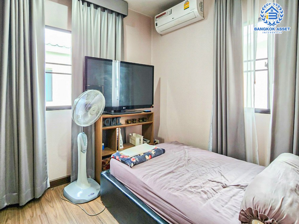 *****บ้านแฝดมือสอง โครงการ เดอะคอนเนค37 หลักสี่-ดอนเมือง หลังมุม โครงการใหม่ เนื้อที่ 42.70 ตร.ว. ฟังก์ชัน 3 ห้องนอน 2 ห้องน้ำ 2 ที่จอดรถ บริเวณบ้านกว้าง แต่งสวยสไตล์โมเดิร์น บนทำเลดี เชื่อมต่อถนนช่างอากาศอุทิศ ถนนสรงประภา ถนนโกสุมรวมใจ ใกล้รถไฟฟ้าสายสีแดง "สถานีดอนเมือง"