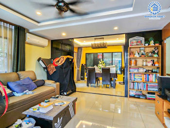 *****บ้านแฝดมือสอง โครงการ เดอะคอนเนค37 หลักสี่-ดอนเมือง หลังมุม โครงการใหม่ เนื้อที่ 42.70 ตร.ว. ฟังก์ชัน 3 ห้องนอน 2 ห้องน้ำ 2 ที่จอดรถ บริเวณบ้านกว้าง แต่งสวยสไตล์โมเดิร์น บนทำเลดี เชื่อมต่อถนนช่างอากาศอุทิศ ถนนสรงประภา ถนนโกสุมรวมใจ ใกล้รถไฟฟ้าสายสีแดง "สถานีดอนเมือง"