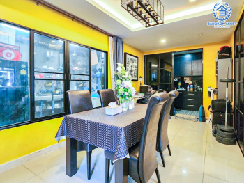 *****บ้านแฝดมือสอง โครงการ เดอะคอนเนค37 หลักสี่-ดอนเมือง หลังมุม โครงการใหม่ เนื้อที่ 42.70 ตร.ว. ฟังก์ชัน 3 ห้องนอน 2 ห้องน้ำ 2 ที่จอดรถ บริเวณบ้านกว้าง แต่งสวยสไตล์โมเดิร์น บนทำเลดี เชื่อมต่อถนนช่างอากาศอุทิศ ถนนสรงประภา ถนนโกสุมรวมใจ ใกล้รถไฟฟ้าสายสีแดง "สถานีดอนเมือง"