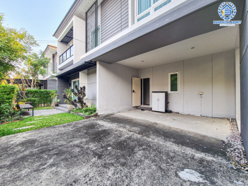 *****บ้านเดี่ยวมือสอง โครงการ เดอะซิตี้ บางใหญ่ เนื้อที่กว้าง 52.70 ตร.ว. ฟังก์ชันจัดเต็ม 4 ห้องนอน 3 ห้องน้ำ 2 ที่จอดรถ บ้านพื้นที่กว้าง ขายพร้อมเฟอร์นิเจอร์ และเครื่องใช้ไฟฟ้าพร้อมเข้าอยู่ บนทำเลเดินทางสะดวก ใกล้เซ็นทรัลเวสต์เกต และรถไฟฟ้าสายสีม่วง "สถานีคลองบางไผ่" และทางด่วน "ศรีรัช" จองเลย!