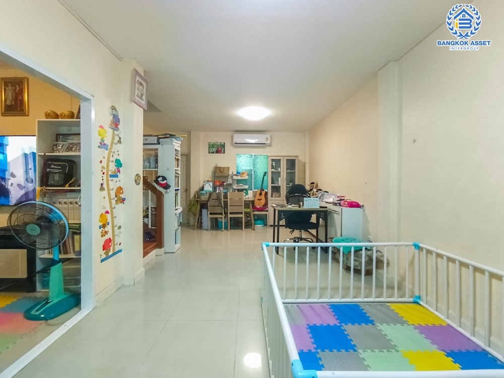 *****ทาวน์เฮ้าส์มือสอง โครงการ ไลโอ พหลโยธิน-วัชรพล เนื้อที่ 18 ตร.ว. ฟังก์ชัน 3 ห้องนอน 2 ห้องน้ำ บ้านสภาพดีเยี่ยม ฟรี! เครื่องปรับอากาศ บนทำเลเดินทางสะดวกสบาย เชื่อมต่อถนนสุขาภิบาล5 ถนนสายไหม ถนนเพิ่มสิน ใกล้จุดขึ้นทางด่วน "รามอินทรา-อาจณรงค์" จองเลย!