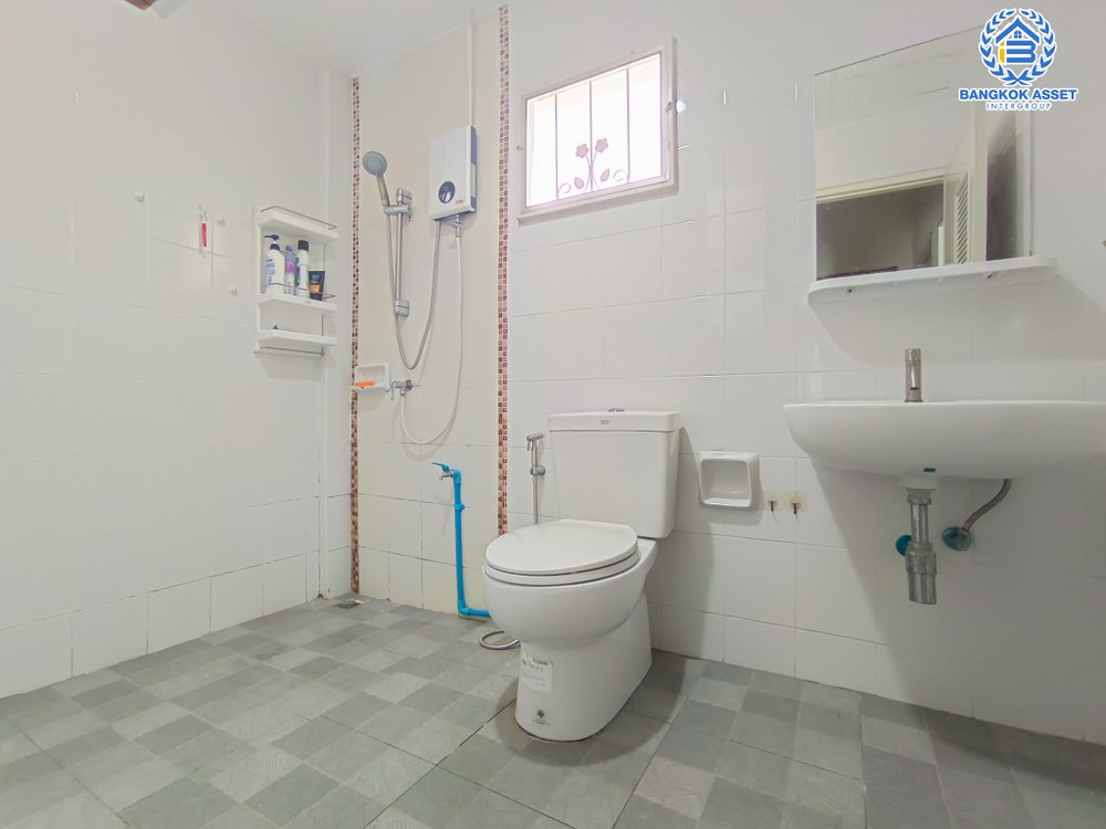 *****ทาวน์เฮ้าส์มือสอง โครงการ ไลโอ พหลโยธิน-วัชรพล เนื้อที่ 18 ตร.ว. ฟังก์ชัน 3 ห้องนอน 2 ห้องน้ำ บ้านสภาพดีเยี่ยม ฟรี! เครื่องปรับอากาศ บนทำเลเดินทางสะดวกสบาย เชื่อมต่อถนนสุขาภิบาล5 ถนนสายไหม ถนนเพิ่มสิน ใกล้จุดขึ้นทางด่วน "รามอินทรา-อาจณรงค์" จองเลย!