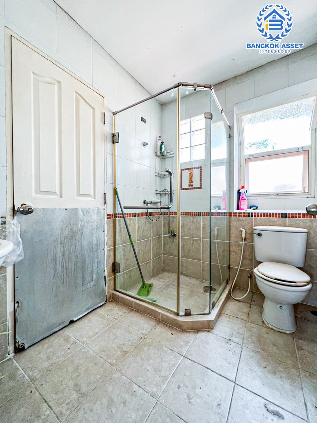 *****บ้านเดี่ยวมือสองนนทบุรี โครงการ ชลลดา วัดลาดปลาดุก #หลังมุม เนื้อที่กว้างขวางถึง 72 ตร.ว. ฟังก์ชัน 3 ห้องนอน 2 ห้องน้ำ 1 ที่จอดรถ บ้านเนื้อที่เยอะ ติดทะเลสาบ บนทำเลแห่งการเดินทาง เพียง 15 นาทีถึงรถไฟฟ้าสายสีม่วง "สถานีคลองบางไผ่" จองเลย!