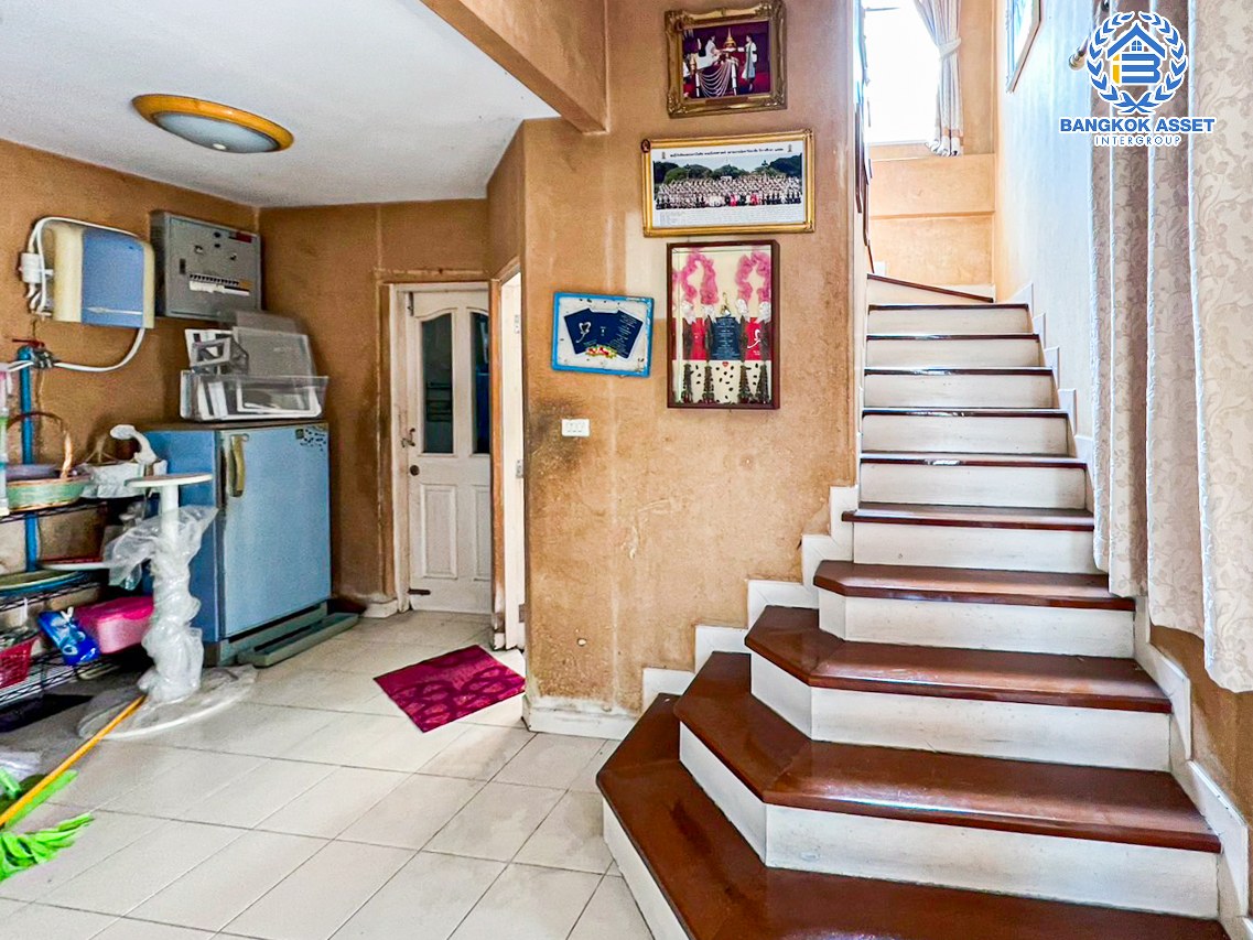 *****บ้านเดี่ยวมือสองนนทบุรี โครงการ ชลลดา วัดลาดปลาดุก #หลังมุม เนื้อที่กว้างขวางถึง 72 ตร.ว. ฟังก์ชัน 3 ห้องนอน 2 ห้องน้ำ 1 ที่จอดรถ บ้านเนื้อที่เยอะ ติดทะเลสาบ บนทำเลแห่งการเดินทาง เพียง 15 นาทีถึงรถไฟฟ้าสายสีม่วง "สถานีคลองบางไผ่" จองเลย!