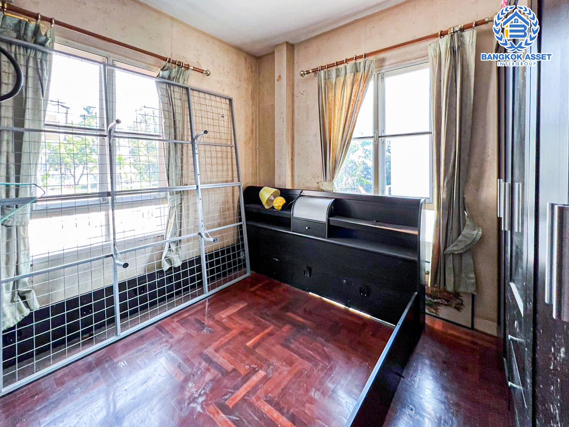 *****บ้านเดี่ยวมือสองนนทบุรี โครงการ ชลลดา วัดลาดปลาดุก #หลังมุม เนื้อที่กว้างขวางถึง 72 ตร.ว. ฟังก์ชัน 3 ห้องนอน 2 ห้องน้ำ 1 ที่จอดรถ บ้านเนื้อที่เยอะ ติดทะเลสาบ บนทำเลแห่งการเดินทาง เพียง 15 นาทีถึงรถไฟฟ้าสายสีม่วง "สถานีคลองบางไผ่" จองเลย!