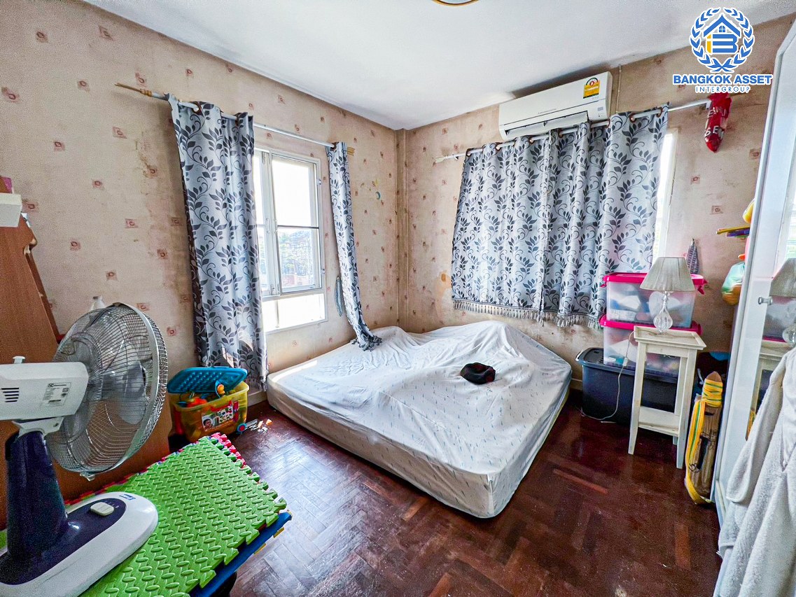 *****บ้านเดี่ยวมือสองนนทบุรี โครงการ ชลลดา วัดลาดปลาดุก #หลังมุม เนื้อที่กว้างขวางถึง 72 ตร.ว. ฟังก์ชัน 3 ห้องนอน 2 ห้องน้ำ 1 ที่จอดรถ บ้านเนื้อที่เยอะ ติดทะเลสาบ บนทำเลแห่งการเดินทาง เพียง 15 นาทีถึงรถไฟฟ้าสายสีม่วง "สถานีคลองบางไผ่" จองเลย!