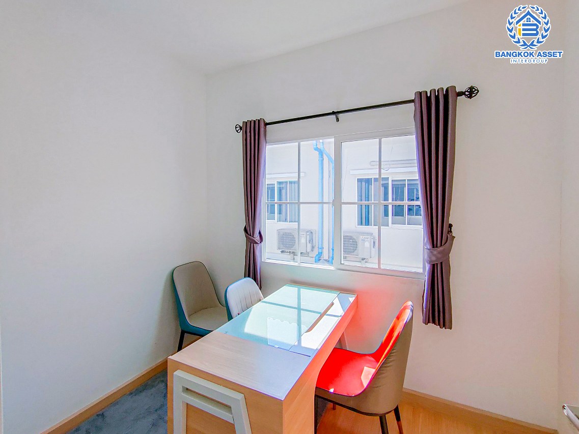 ทาวน์เฮ้าส์มือสองนนทบุรี โครงการ กัสโต้ ราชพฤกษ์-พระราม5 เนื้อที่เกือบ 18 ตร.ว. ฟังก์ชัน 3 ห้องนอน 2 ห้องน้ำ 2 ที่จอดรถ บ้านสวยพร้อมอยู่  มีห้องครัว แถมฟรี! 2 เครื่องปรับอากาศ บนทำเลศักยภาพ ไม่ถึง 15 นาทีก็ถึงรถไฟฟ้าสายสีม่วง "สถานีแยกติวานนท์" ใกล้ท่าน้ำนนทบุรี และทางด่วน "ศรีรัช"