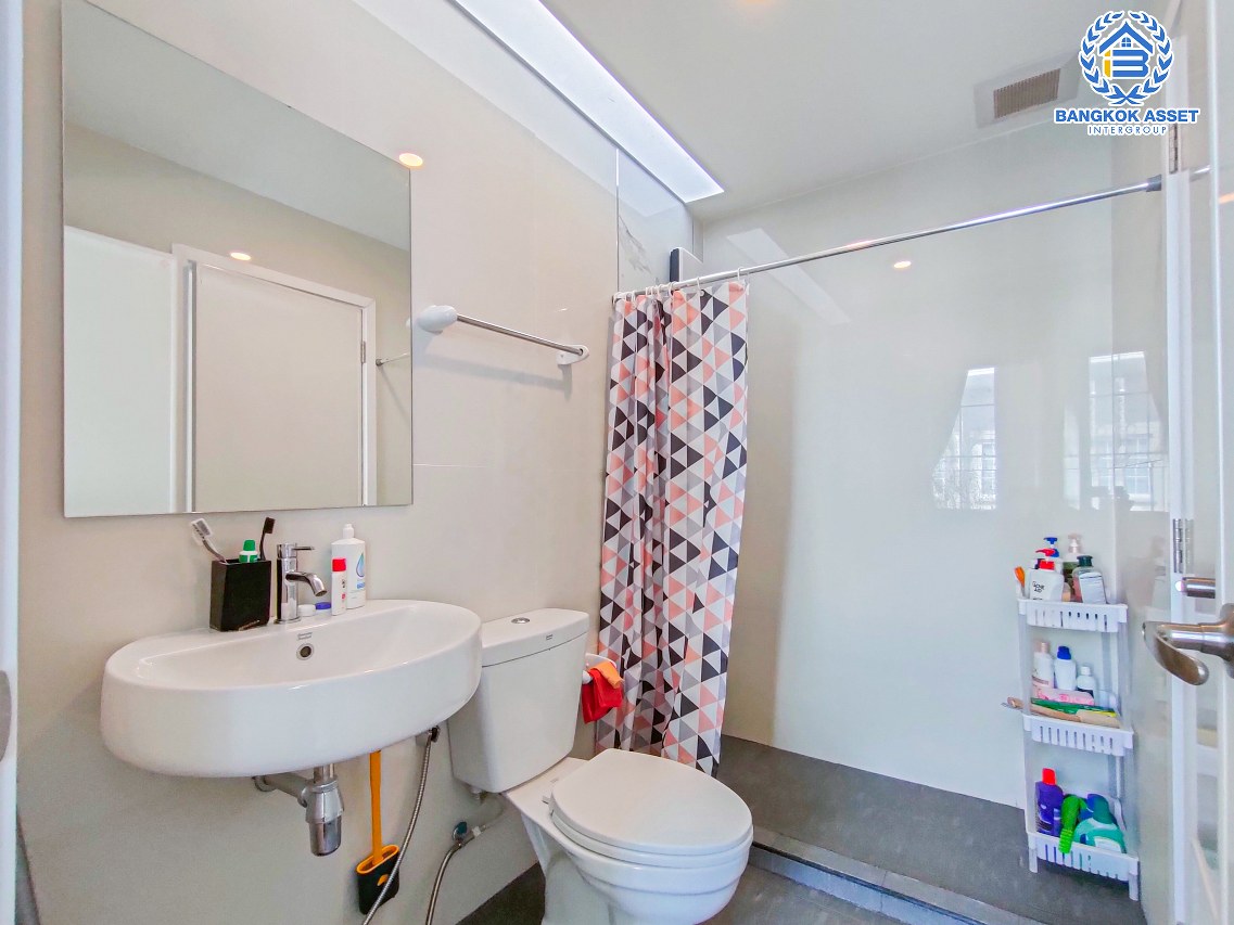 ทาวน์เฮ้าส์มือสองนนทบุรี โครงการ กัสโต้ ราชพฤกษ์-พระราม5 เนื้อที่เกือบ 18 ตร.ว. ฟังก์ชัน 3 ห้องนอน 2 ห้องน้ำ 2 ที่จอดรถ บ้านสวยพร้อมอยู่  มีห้องครัว แถมฟรี! 2 เครื่องปรับอากาศ บนทำเลศักยภาพ ไม่ถึง 15 นาทีก็ถึงรถไฟฟ้าสายสีม่วง "สถานีแยกติวานนท์" ใกล้ท่าน้ำนนทบุรี และทางด่วน "ศรีรัช"