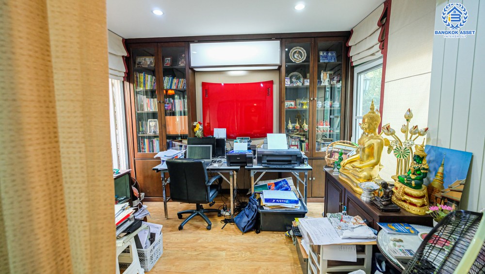 *****บ้านเดี่ยวมือสอง โครงการ วรารมย์ พหลโยธิน-สายไหม เนื้อที่กว้าง 63.80 ตร.ว. ฟังก์ชัน 3 ห้องนอน 2 ห้องน้ำ 2 ที่จอดรถ บ้านหลังใหญ่ พื้นที่ใช้สอยกว้าง บ้านคุณภาพจาก Q HOUSE บนทำเลดี เชื่อมต่อถนนลำลูกกา ถนนเฉลิมพงษ์ พหลโยธิน ถนนวิภาวดี-รังสิต ถนนหทัยราษฏร์ เพียง 10 นาทีถึงรถไฟฟ้าสายสีเขียว "สถานีคูคต" ใกล้จุดขึ้นทางด่วน "ฉลองรัช"