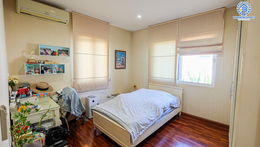 *****บ้านเดี่ยวมือสอง โครงการ วรารมย์ พหลโยธิน-สายไหม เนื้อที่กว้าง 63.80 ตร.ว. ฟังก์ชัน 3 ห้องนอน 2 ห้องน้ำ 2 ที่จอดรถ บ้านหลังใหญ่ พื้นที่ใช้สอยกว้าง บ้านคุณภาพจาก Q HOUSE บนทำเลดี เชื่อมต่อถนนลำลูกกา ถนนเฉลิมพงษ์ พหลโยธิน ถนนวิภาวดี-รังสิต ถนนหทัยราษฏร์ เพียง 10 นาทีถึงรถไฟฟ้าสายสีเขียว "สถานีคูคต" ใกล้จุดขึ้นทางด่วน "ฉลองรัช"