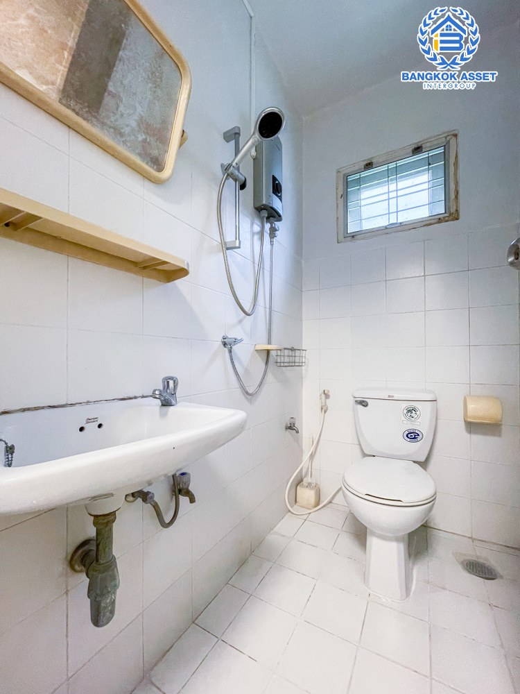 *****บ้านเดี่ยวมือสอง โครงการ โนเบิลวานา บรมราชชนนี เนื้อที่กว้าง 65.60 ตร.ว. ฟังก์ชัน 4 ห้องนอน 3 ห้องน้ำ 2 ที่จอดรถ บ้านสไตล์รีสอร์ท ตกแต่งสวย พร้อมเข้าอยู่ บนทำเลเดินทางสะดวก เชื่อมต่อถนนศาลาธรรมสพน์ ถนนกาญจนาภิเษก ใกล้รถไฟฟ้าสายสีแดงอ่อน สายตลิ่งชัน-ศาลายา และทางคู่ขนานลอยฟ้าบรมราชชนนี