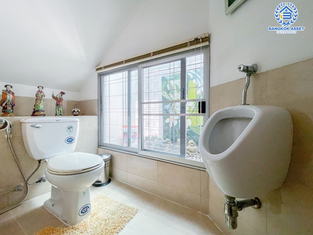 *****บ้านเดี่ยวมือสอง โครงการ โนเบิลวานา บรมราชชนนี เนื้อที่กว้าง 65.60 ตร.ว. ฟังก์ชัน 4 ห้องนอน 3 ห้องน้ำ 2 ที่จอดรถ บ้านสไตล์รีสอร์ท ตกแต่งสวย พร้อมเข้าอยู่ บนทำเลเดินทางสะดวก เชื่อมต่อถนนศาลาธรรมสพน์ ถนนกาญจนาภิเษก ใกล้รถไฟฟ้าสายสีแดงอ่อน สายตลิ่งชัน-ศาลายา และทางคู่ขนานลอยฟ้าบรมราชชนนี