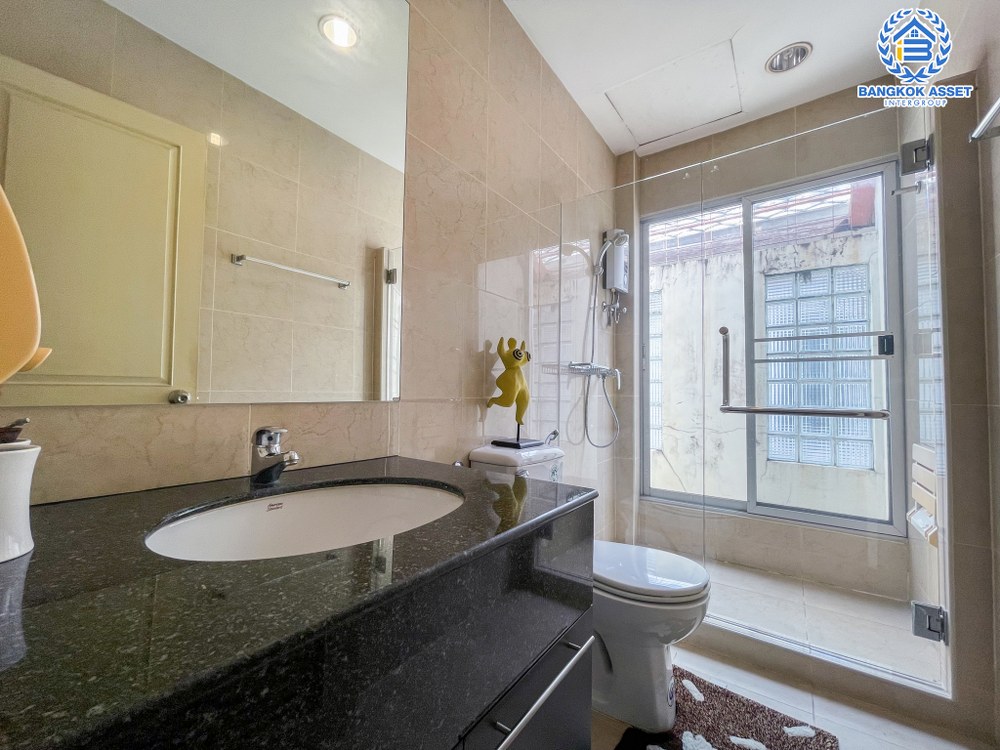 *****บ้านเดี่ยวมือสอง โครงการ โนเบิลวานา บรมราชชนนี เนื้อที่กว้าง 65.60 ตร.ว. ฟังก์ชัน 4 ห้องนอน 3 ห้องน้ำ 2 ที่จอดรถ บ้านสไตล์รีสอร์ท ตกแต่งสวย พร้อมเข้าอยู่ บนทำเลเดินทางสะดวก เชื่อมต่อถนนศาลาธรรมสพน์ ถนนกาญจนาภิเษก ใกล้รถไฟฟ้าสายสีแดงอ่อน สายตลิ่งชัน-ศาลายา และทางคู่ขนานลอยฟ้าบรมราชชนนี