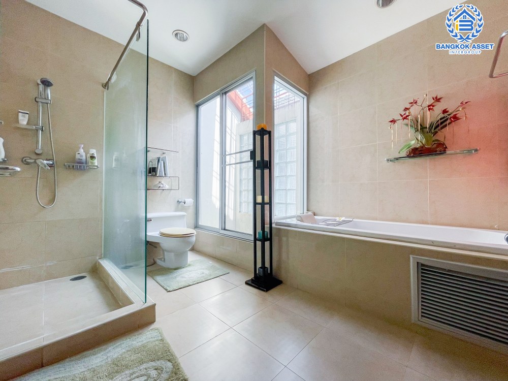 *****บ้านเดี่ยวมือสอง โครงการ โนเบิลวานา บรมราชชนนี เนื้อที่กว้าง 65.60 ตร.ว. ฟังก์ชัน 4 ห้องนอน 3 ห้องน้ำ 2 ที่จอดรถ บ้านสไตล์รีสอร์ท ตกแต่งสวย พร้อมเข้าอยู่ บนทำเลเดินทางสะดวก เชื่อมต่อถนนศาลาธรรมสพน์ ถนนกาญจนาภิเษก ใกล้รถไฟฟ้าสายสีแดงอ่อน สายตลิ่งชัน-ศาลายา และทางคู่ขนานลอยฟ้าบรมราชชนนี