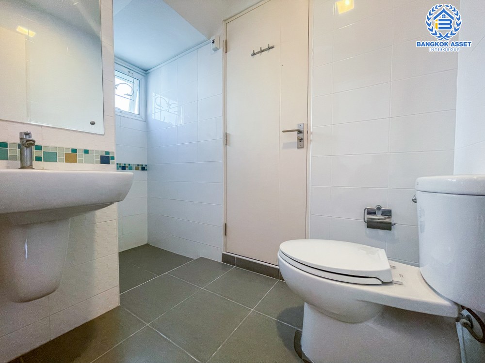 *****บ้านเดี่ยวมือสอง โครงการ ชัยพฤกษ์ รัตนาธิเบศร์-วงแหวน เนื้อที่กว้าง 54 ตร.ว. ฟังก์ชัน 3 ห้องนอน 3 ห้องน้ำ 2 ที่จอดรถ คุณภาพจาก L&H สภาพดีมาก พร้อมอยู่ บนทำเลดี เชื่อมต่อถนนรัตนาธิเบศร์ ถนนบางกรวย-ไทรน้อย ถนนกาญจนาภิเษก ใกล้รถไฟฟ้าสายสีม่วง "สถานีคลองบางไผ่" จองเลย!