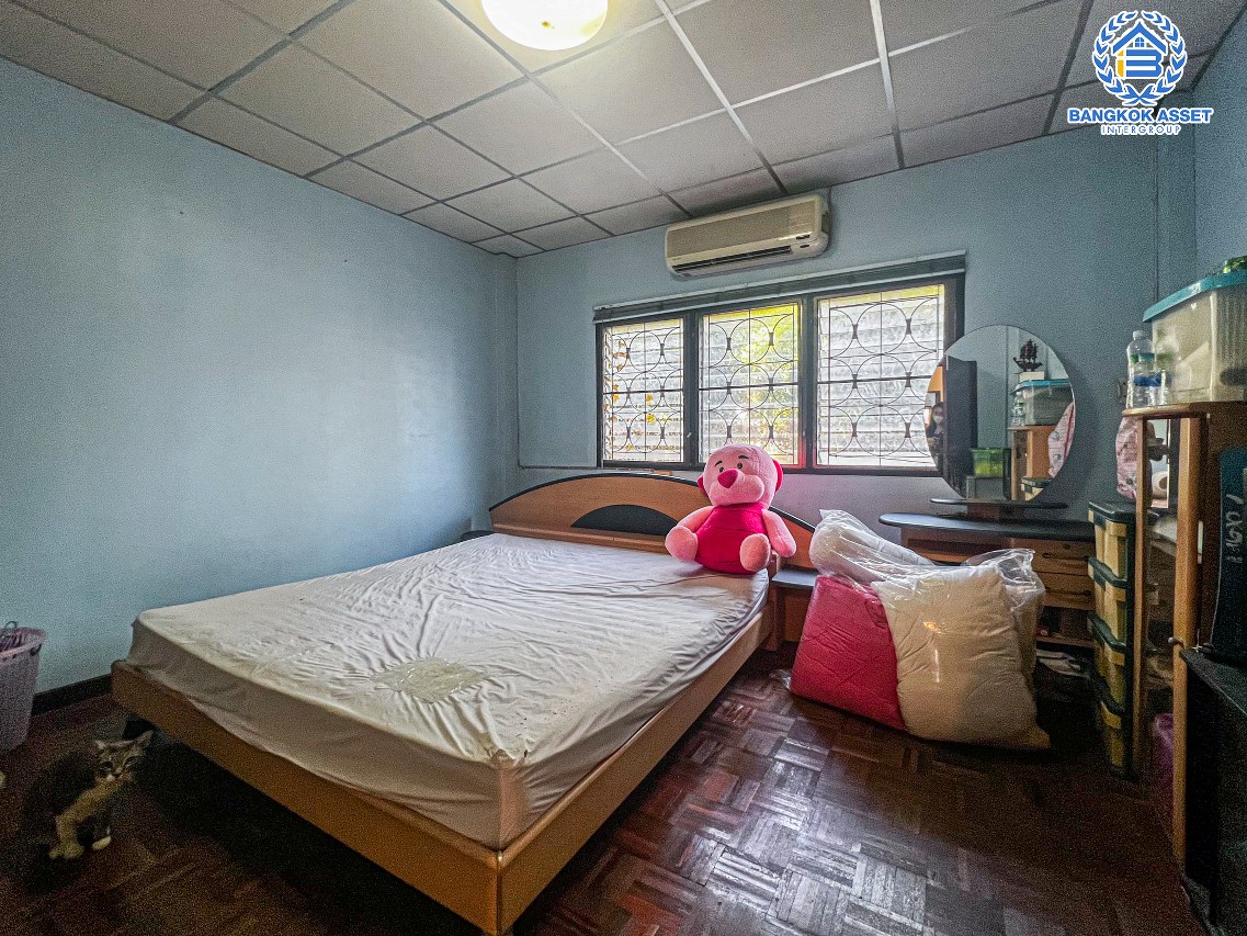 *****ทาวน์โฮมมือสองกรุงเทพมหานคร หมู่บ้าน เกตุนุติ การ์เด้น นาคนิวาส 38 เนื้อที่ 17 ตร.ว. ฟังก์ชัน 3 ห้องนอน 3 ห้องน้ำ 1 ที่จอดรถ อยู่ต้นโครงการ ในโครงการไม่วุ่นวาย แถมฟรี! 4 เครื่องปรับอากาศ บนทำเลแห่งการเดินทาง ใกล้รถไฟฟ้าสายสีเหลือง "สถานีลาดพร้าว 71" (ในอนาคต) และทางด่วน "ฉลองรัช"