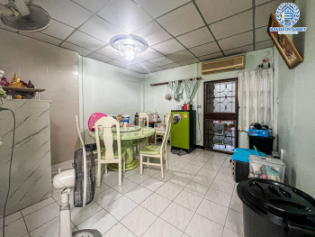 *****ทาวน์โฮมมือสองกรุงเทพมหานคร หมู่บ้าน เกตุนุติ การ์เด้น นาคนิวาส 38 เนื้อที่ 17 ตร.ว. ฟังก์ชัน 3 ห้องนอน 3 ห้องน้ำ 1 ที่จอดรถ อยู่ต้นโครงการ ในโครงการไม่วุ่นวาย แถมฟรี! 4 เครื่องปรับอากาศ บนทำเลแห่งการเดินทาง ใกล้รถไฟฟ้าสายสีเหลือง "สถานีลาดพร้าว 71" (ในอนาคต) และทางด่วน "ฉลองรัช"