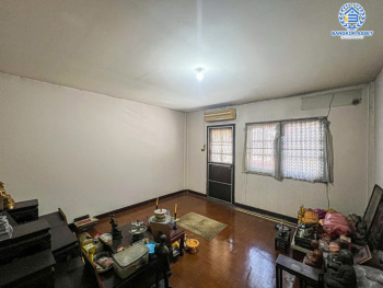 *****ทาวน์เฮ้าส์มือสอง โครงการ ป.ผาสุขนิเวศน์ กาญจนาภิเษก เนื้อที่ 16 ตร.ว. ฟังก์ชัน 4 ห้องนอน 3 ห้องน้ำ 2 ที่จอดรถ ย่านธุรกิจเหมาะสำหรับการค้าขาย เชื่อมต่อถนนกาญจนาภิเษก ถนนคลองถนน ซอยวัดลาดปลาดุก ใกล้รถไฟฟ้าสายสีม่วง "สถานีคลองบางไผ่" และจุดขึ้นทางด่วน "ศรีรัช"