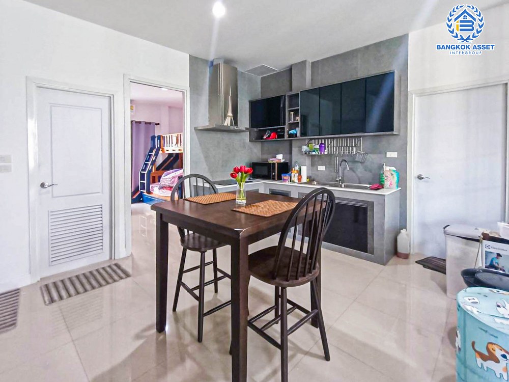 *****บ้านเดี่ยวมือสอง โครงการ คุณาลัย ซิมโฟนี บ้านกล้วย-ไทรน้อย บ้านสวยพร้อมเข้าอยู่ หลังมุม บนเนื้อที่กว่า 74.9 ตร.ว. ฟังก์ชัน 4 ห้องนอน 5 ห้องน้ำ 2 ที่จอดรถ บนทำเลเดินทางสะดวก ใกล้เซ็นทรัลเวสต์เกต เชื่อมต่อถนนหลายเส้นทาง ใกล้รถไฟฟ้าสายสีม่วง "สถานีคลองบางไผ่" จองเลย!