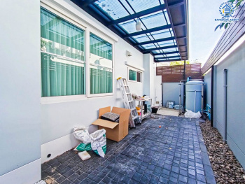 *****บ้านแฝดมือสอง โครงการ อัญญ่า ราชพฤกษ์-นครอินทร์ คุณภาพจาก L&H เนื้อที่ 46.90 ตร.ว. ฟังก์ชัน 3 ห้องนอน 3 ห้องน้ำ 2 ที่จอดรถ บริเวณกว้างเหมือนบ้านเดียว สภาพเหมือนใหม่ บนทำเลดี เชื่อมต่อถนนนครอินทร์ ถนนกาญจนาภิเษก ใกล้รถไฟฟ้าสายสีม่วง "สถานีบางพลู" และจุดขึ้นทางด่วน "ศรีรัช"