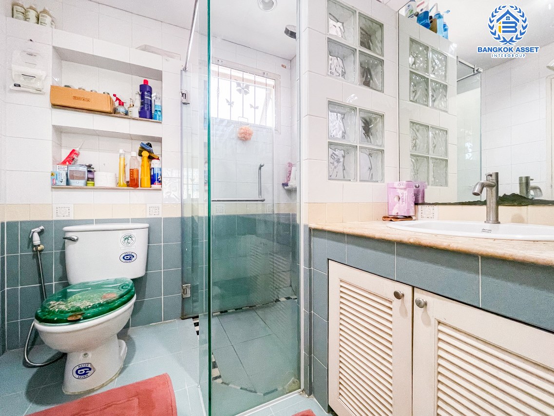 *****บ้านเดี่ยวมือสองนนทบุรี คุณภาพระดับ L&H หมู่บ้าน ชัยพฤกษ์ วัดลาดปลาดุก เนื้อที่กว้างขวางถึง 58.3 ตร.ว. ฟังก์ชัน 4 ห้องนอน 2 ห้องน้ำ 2 ที่จอดรถ บ้านพร้อมอยู่ ต้นโครงการ บนทำเลเยี่ยม เพียง 13 นาที ถึงรถไฟฟ้าสายสีม่วง "สถานีคลองบางไผ่" ใกล้เซ็นทรัลเวสต์เกต และทางด่วน "กาญจนาภิเษก"