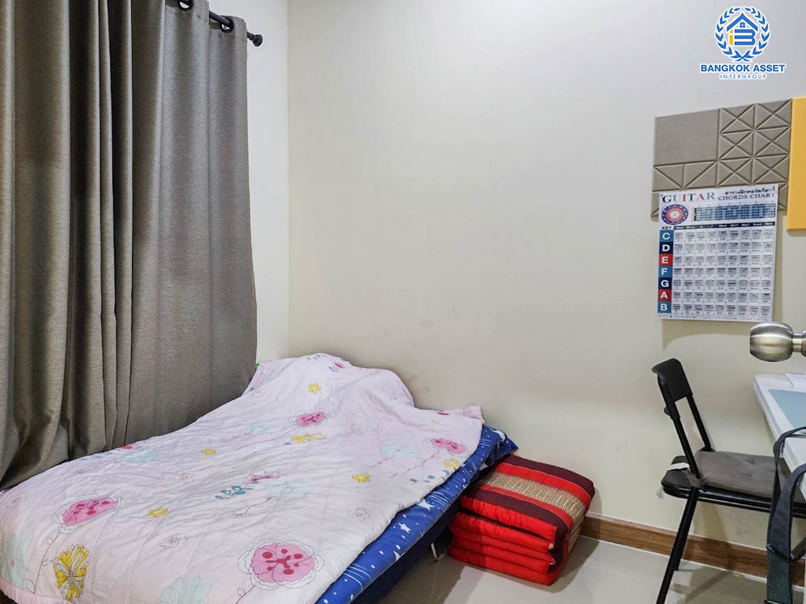 *****ทาวน์เฮ้าส์มือสองกรุงเทพมหานคร โครงการ โกลเด้นทาวน์ บางแค เนื้อที่ 16.6 ตร.ว. ฟังก์ชัน 3 ห้องนอน 2 ห้องน้ำ 1 ที่จอดรถ หน้าบ้านไม่ชนใคร อยู่ใกล้พื้นที่ส่วนกลาง บนทำเลเชื่อมต่อถนนกาญจนาภิเษก ใกล้รถไฟฟ้าสายสีน้ำเงิน "สถานีหลักสอง" และจุดขึ้นทางด่วน "พระราม 2"