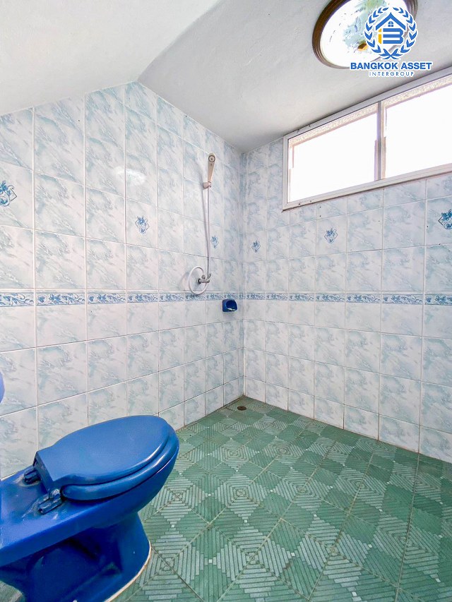 *****บ้านเดี่ยวมือสองปทุมธานี หมู่บ้าน เดอะไพน์ รีสอร์ท ปทุมธานี-สามโคก เนื้อที่กว้างขวางมากถึง 120 ตร.ว. ฟังก์ชัน 4 ห้องนอน 3 ห้องน้ำ 3 ที่จอดรถ บ้านสภาพดี เนื้อที่เยอะมาก ทำสวนได้สบาย บนทำเลจะเข้าเมืองหรือออกต่างจังหวัดก็สบาย เชื่อมต่อถนนปทุมธานี-สามโคก-เสนา, ถนนกาญจนาภิเษก