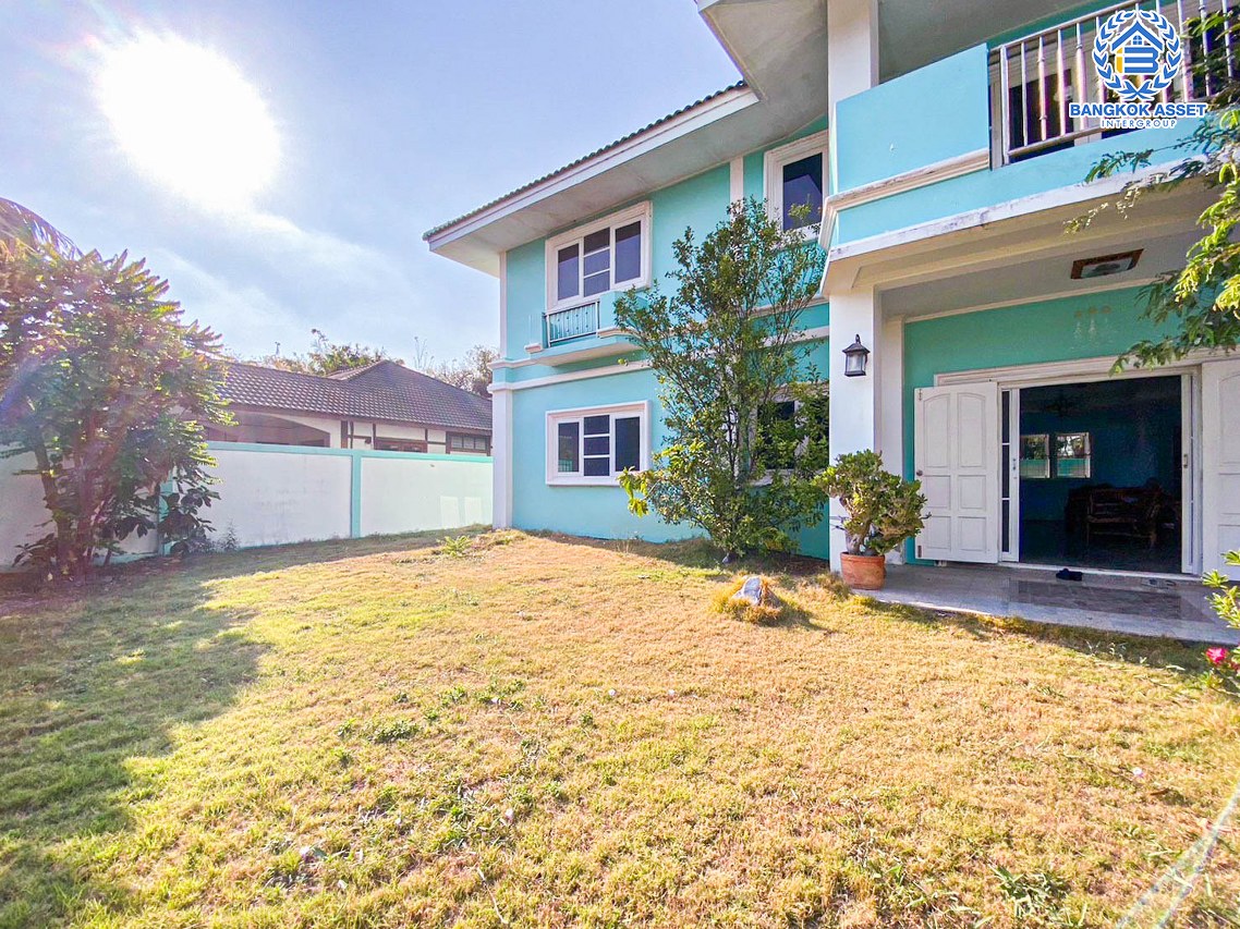 *****บ้านเดี่ยวมือสองปทุมธานี หมู่บ้าน เดอะไพน์ รีสอร์ท ปทุมธานี-สามโคก เนื้อที่กว้างขวางมากถึง 120 ตร.ว. ฟังก์ชัน 4 ห้องนอน 3 ห้องน้ำ 3 ที่จอดรถ บ้านสภาพดี เนื้อที่เยอะมาก ทำสวนได้สบาย บนทำเลจะเข้าเมืองหรือออกต่างจังหวัดก็สบาย เชื่อมต่อถนนปทุมธานี-สามโคก-เสนา, ถนนกาญจนาภิเษก