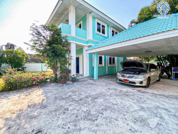 *****บ้านเดี่ยวมือสองปทุมธานี หมู่บ้าน เดอะไพน์ รีสอร์ท ปทุมธานี-สามโคก เนื้อที่กว้างขวางมากถึง 120 ตร.ว. ฟังก์ชัน 4 ห้องนอน 3 ห้องน้ำ 3 ที่จอดรถ บ้านสภาพดี เนื้อที่เยอะมาก ทำสวนได้สบาย บนทำเลจะเข้าเมืองหรือออกต่างจังหวัดก็สบาย เชื่อมต่อถนนปทุมธานี-สามโคก-เสนา, ถนนกาญจนาภิเษก