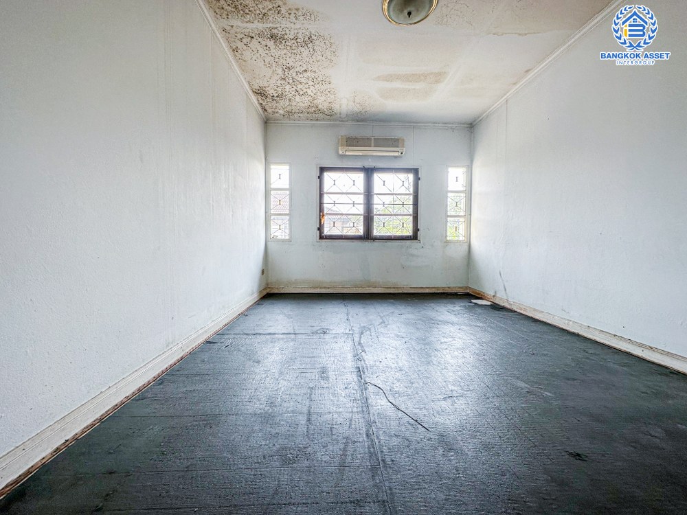 *****บ้านเดี่ยวมือสอง โครงการ กฤษดานคร31 บรมราชชนนี เนื้อที่ 128 ตร.ว. ฟังก์ชัน 4 ห้องนอน 3 ห้องน้ำ 2 ที่จอดรถ ขายถูกมาก! พร้อมเข้าอยู่ บนทำเลเดินทางสะดวก เชื่อมต่อถนนพุทธมณฑลสาย2, ถนนเพชรเกษม ใกล้รถไฟสายสีแดง "สถานีตลิ่งชัน" และทางคู่ขนานลอยฟ้าบรมราชชนนี