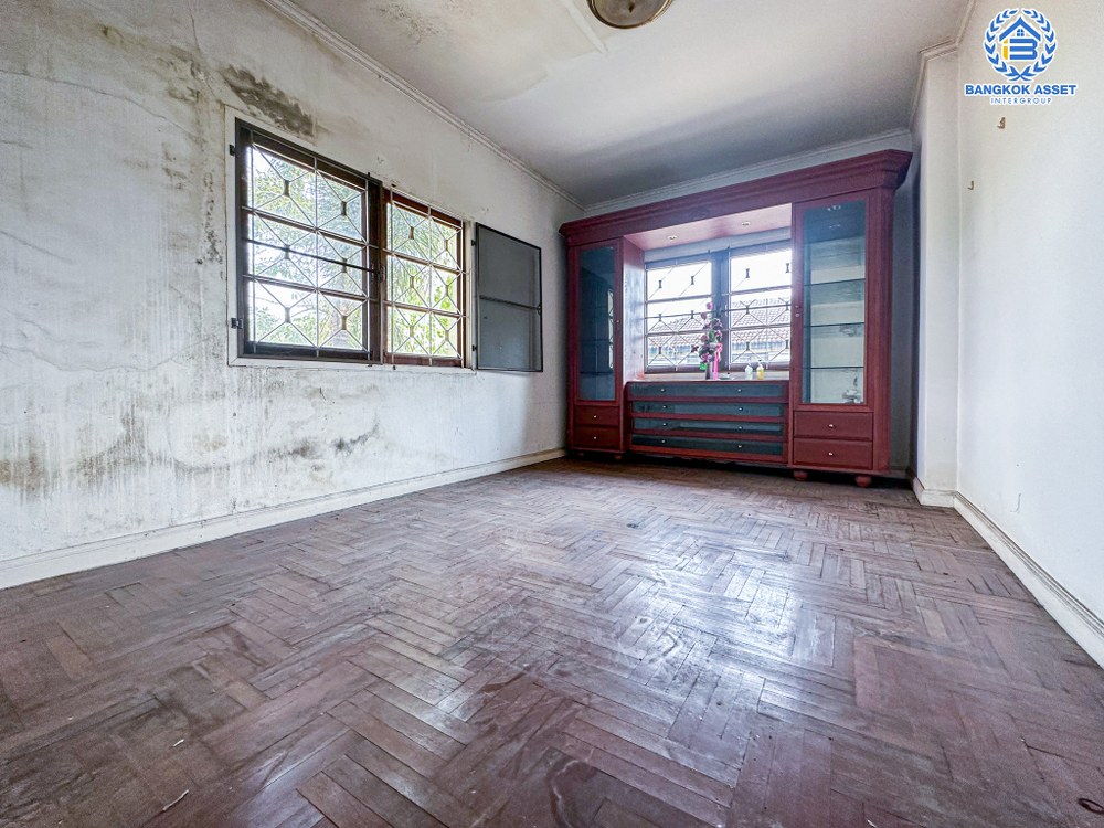 *****บ้านเดี่ยวมือสอง โครงการ กฤษดานคร31 บรมราชชนนี เนื้อที่ 128 ตร.ว. ฟังก์ชัน 4 ห้องนอน 3 ห้องน้ำ 2 ที่จอดรถ ขายถูกมาก! พร้อมเข้าอยู่ บนทำเลเดินทางสะดวก เชื่อมต่อถนนพุทธมณฑลสาย2, ถนนเพชรเกษม ใกล้รถไฟสายสีแดง "สถานีตลิ่งชัน" และทางคู่ขนานลอยฟ้าบรมราชชนนี