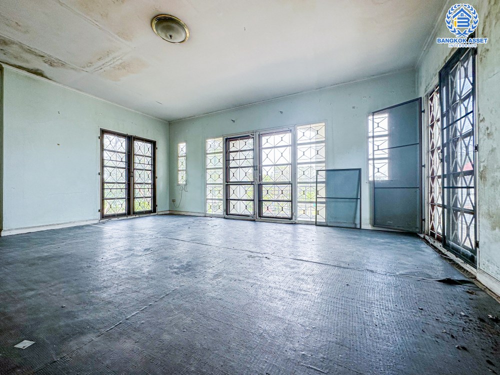 *****บ้านเดี่ยวมือสอง โครงการ กฤษดานคร31 บรมราชชนนี เนื้อที่ 128 ตร.ว. ฟังก์ชัน 4 ห้องนอน 3 ห้องน้ำ 2 ที่จอดรถ ขายถูกมาก! พร้อมเข้าอยู่ บนทำเลเดินทางสะดวก เชื่อมต่อถนนพุทธมณฑลสาย2, ถนนเพชรเกษม ใกล้รถไฟสายสีแดง "สถานีตลิ่งชัน" และทางคู่ขนานลอยฟ้าบรมราชชนนี