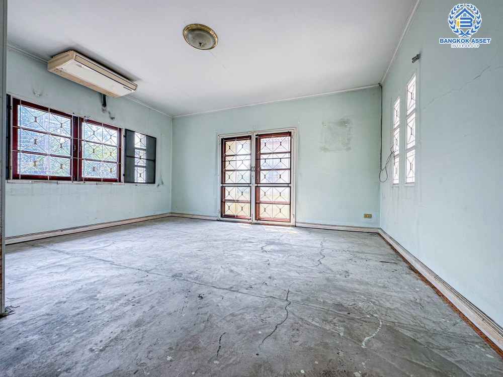 *****บ้านเดี่ยวมือสอง โครงการ กฤษดานคร31 บรมราชชนนี เนื้อที่ 128 ตร.ว. ฟังก์ชัน 4 ห้องนอน 3 ห้องน้ำ 2 ที่จอดรถ ขายถูกมาก! พร้อมเข้าอยู่ บนทำเลเดินทางสะดวก เชื่อมต่อถนนพุทธมณฑลสาย2, ถนนเพชรเกษม ใกล้รถไฟสายสีแดง "สถานีตลิ่งชัน" และทางคู่ขนานลอยฟ้าบรมราชชนนี