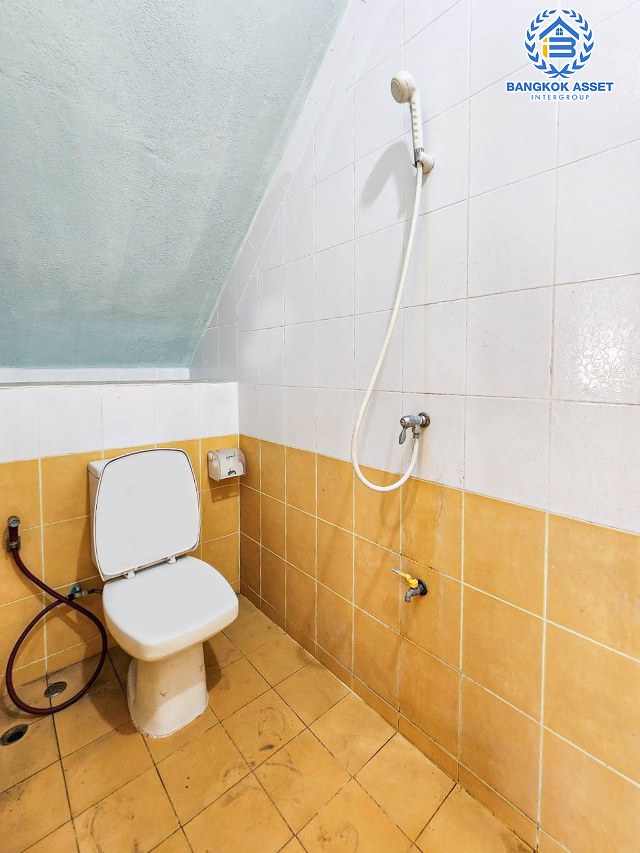 *****ทาวน์เฮ้าส์มือสองสมุทรปราการ หมู่บ้าน ภูมิใจนิเวศน์4 สุขสวัสดิ์ #หลังมุม เนื้อที่กว้างมาถึง 49.2 ตร.ว. ฟังก์ชัน 2 ห้องนอน 2 ห้องน้ำ 1 ที่จอดรถ บ้านสภาพดี แถมฟรี! ปั๊มน้ำพร้อมแทงค์น้ำ บนทำเลเชื่อมต่อ ถนนสุขสวัสดิ์, ถนนประชาอุทิศ-วัดคู่สร้าง  จองเลย!