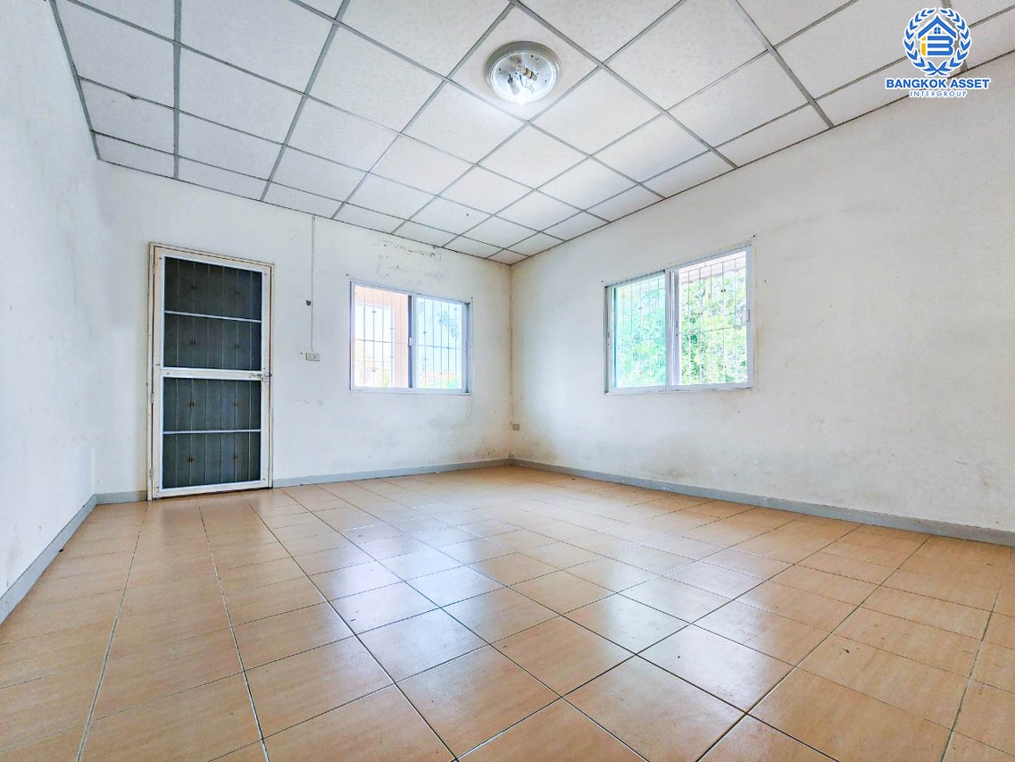 *****ทาวน์เฮ้าส์มือสองสมุทรปราการ หมู่บ้าน ภูมิใจนิเวศน์4 สุขสวัสดิ์ #หลังมุม เนื้อที่กว้างมาถึง 49.2 ตร.ว. ฟังก์ชัน 2 ห้องนอน 2 ห้องน้ำ 1 ที่จอดรถ บ้านสภาพดี แถมฟรี! ปั๊มน้ำพร้อมแทงค์น้ำ บนทำเลเชื่อมต่อ ถนนสุขสวัสดิ์, ถนนประชาอุทิศ-วัดคู่สร้าง  จองเลย!