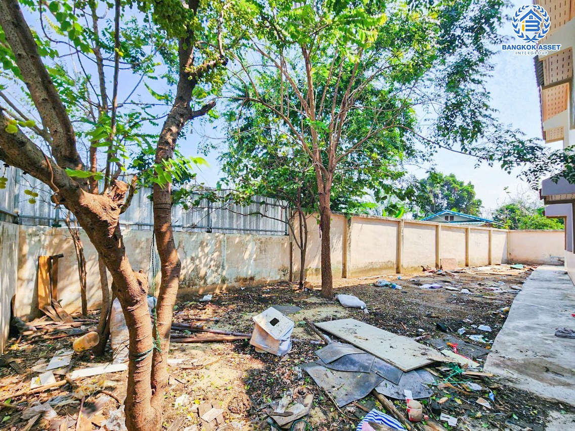 *****ทาวน์เฮ้าส์มือสองสมุทรปราการ หมู่บ้าน ภูมิใจนิเวศน์4 สุขสวัสดิ์ #หลังมุม เนื้อที่กว้างมาถึง 49.2 ตร.ว. ฟังก์ชัน 2 ห้องนอน 2 ห้องน้ำ 1 ที่จอดรถ บ้านสภาพดี แถมฟรี! ปั๊มน้ำพร้อมแทงค์น้ำ บนทำเลเชื่อมต่อ ถนนสุขสวัสดิ์, ถนนประชาอุทิศ-วัดคู่สร้าง  จองเลย!