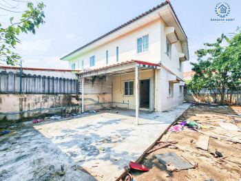 *****ทาวน์เฮ้าส์มือสองสมุทรปราการ หมู่บ้าน ภูมิใจนิเวศน์4 สุขสวัสดิ์ #หลังมุม เนื้อที่กว้างมาถึง 49.2 ตร.ว. ฟังก์ชัน 2 ห้องนอน 2 ห้องน้ำ 1 ที่จอดรถ บ้านสภาพดี แถมฟรี! ปั๊มน้ำพร้อมแทงค์น้ำ บนทำเลเชื่อมต่อ ถนนสุขสวัสดิ์, ถนนประชาอุทิศ-วัดคู่สร้าง  จองเลย!