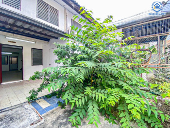 *****ทาวน์เฮ้าส์มือสองนนทบุรี หมู่บ้าน การเคหะนนทบุรี-ปากเกร็ด ติวานนท์-ปทุมธานี เนื้อที่ 18 ตร.ว. ฟังก์ชัน 3 ห้องนอน 1 ห้องน้ำ 1 ที่จอดรถ บนทำเลแห่งการเดินทาง เชื่อมต่อ ถนนชัยพฤกษ์, ถนนแจ้งวัฒนะ, ถนนติวานนท์ ใกล้รถไฟฟ้าสายสีชมพูที่จะเสร็จในอนาคต "สถานีปากเกร็ด" และจุดขึ้นทางด่วน "อุดรรัถยา"