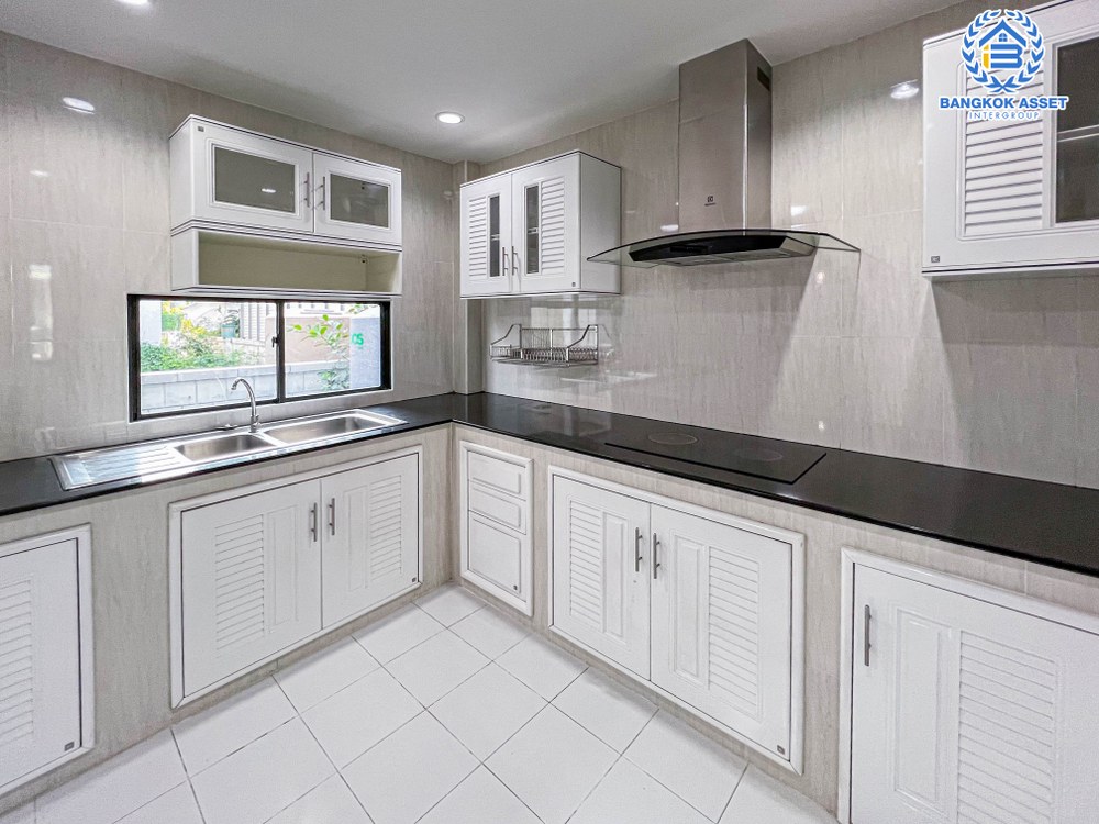 บ้านเดี่ยวมือสอง โครงการ เซนโทร เวสต์เกต หลังมุม เนื้อที่กว้าง 50 ตร.ว. ฟังก์ชัน 4 ห้องนอน 3 ห้องน้ำ 2 ที่จอดรถ แถมฟรี! เครื่องปรับอากาศ บนทำเลเดินทางสะดวก เชื่อมต่อถนนไทรน้อย ถนนรัตนาธิเบศร์ ใกล้รถไฟฟ้าสายสีม่วง "สถานีคลองบางไผ่" และจุดขึ้นทางด่วน "ศรีรัช" จองเลย!...