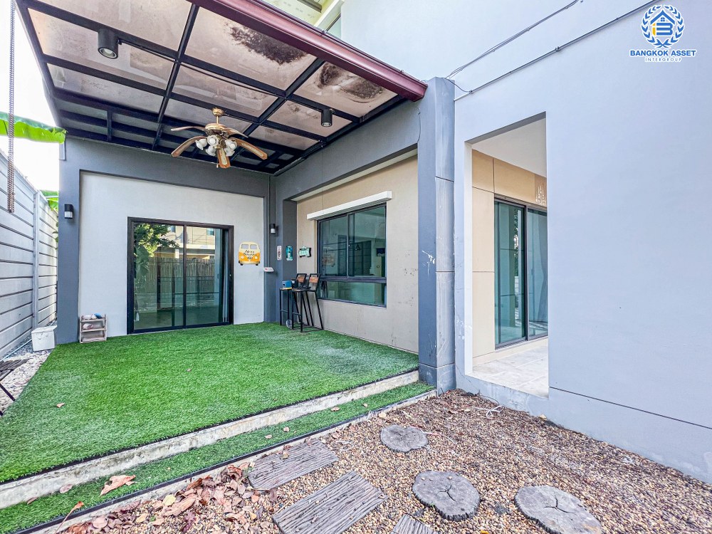 บ้านเดี่ยวมือสอง โครงการ เซนโทร เวสต์เกต หลังมุม เนื้อที่กว้าง 50 ตร.ว. ฟังก์ชัน 4 ห้องนอน 3 ห้องน้ำ 2 ที่จอดรถ แถมฟรี! เครื่องปรับอากาศ บนทำเลเดินทางสะดวก เชื่อมต่อถนนไทรน้อย ถนนรัตนาธิเบศร์ ใกล้รถไฟฟ้าสายสีม่วง "สถานีคลองบางไผ่" และจุดขึ้นทางด่วน "ศรีรัช" จองเลย!...