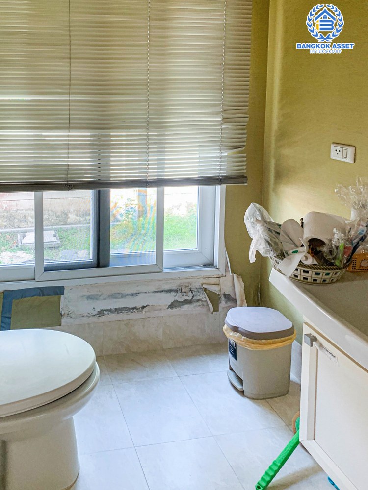 *****บ้านเดี่ยวมือสอง โครงการ วรารมย์ พหลโยธิน-สายไหม จาก Q HOUSE  เนื้อที่ 58 ตร.ว. ฟังก์ชัน 3 ห้องนอน 3 ห้องน้ำ 1 ที่จอดรถ ภายในสภาพดี พื้นที่ใช้สอยกว้าง บนทำเลเดินทางง่าย เชื่อมต่อถนนลำลูกกา ถนนเฉลิมพงษ์ เพียง 10 นาทีถึงรถไฟฟ้าสายสีเขียว "สถานีคูคต" ใกล้จุดขึ้นทางด่วน "ฉลองรัช"