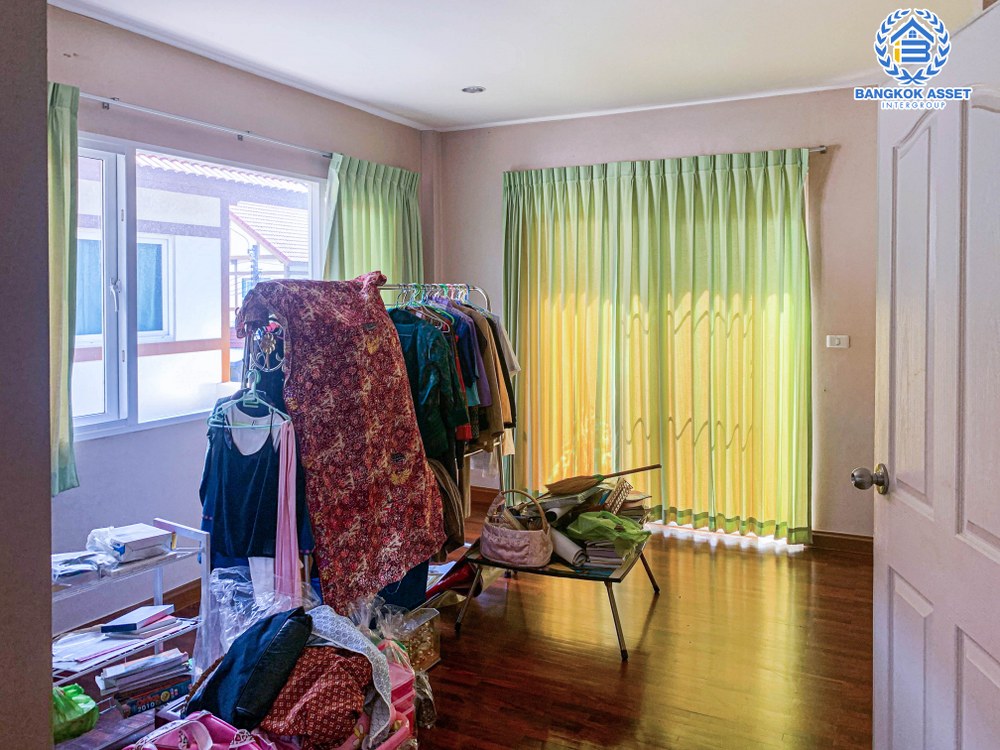 *****บ้านเดี่ยวมือสอง โครงการ วรารมย์ พหลโยธิน-สายไหม จาก Q HOUSE  เนื้อที่ 58 ตร.ว. ฟังก์ชัน 3 ห้องนอน 3 ห้องน้ำ 1 ที่จอดรถ ภายในสภาพดี พื้นที่ใช้สอยกว้าง บนทำเลเดินทางง่าย เชื่อมต่อถนนลำลูกกา ถนนเฉลิมพงษ์ เพียง 10 นาทีถึงรถไฟฟ้าสายสีเขียว "สถานีคูคต" ใกล้จุดขึ้นทางด่วน "ฉลองรัช"