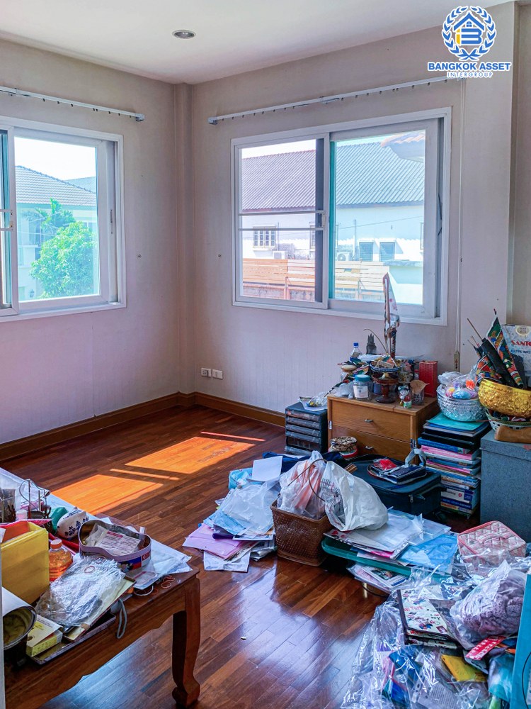 *****บ้านเดี่ยวมือสอง โครงการ วรารมย์ พหลโยธิน-สายไหม จาก Q HOUSE  เนื้อที่ 58 ตร.ว. ฟังก์ชัน 3 ห้องนอน 3 ห้องน้ำ 1 ที่จอดรถ ภายในสภาพดี พื้นที่ใช้สอยกว้าง บนทำเลเดินทางง่าย เชื่อมต่อถนนลำลูกกา ถนนเฉลิมพงษ์ เพียง 10 นาทีถึงรถไฟฟ้าสายสีเขียว "สถานีคูคต" ใกล้จุดขึ้นทางด่วน "ฉลองรัช"