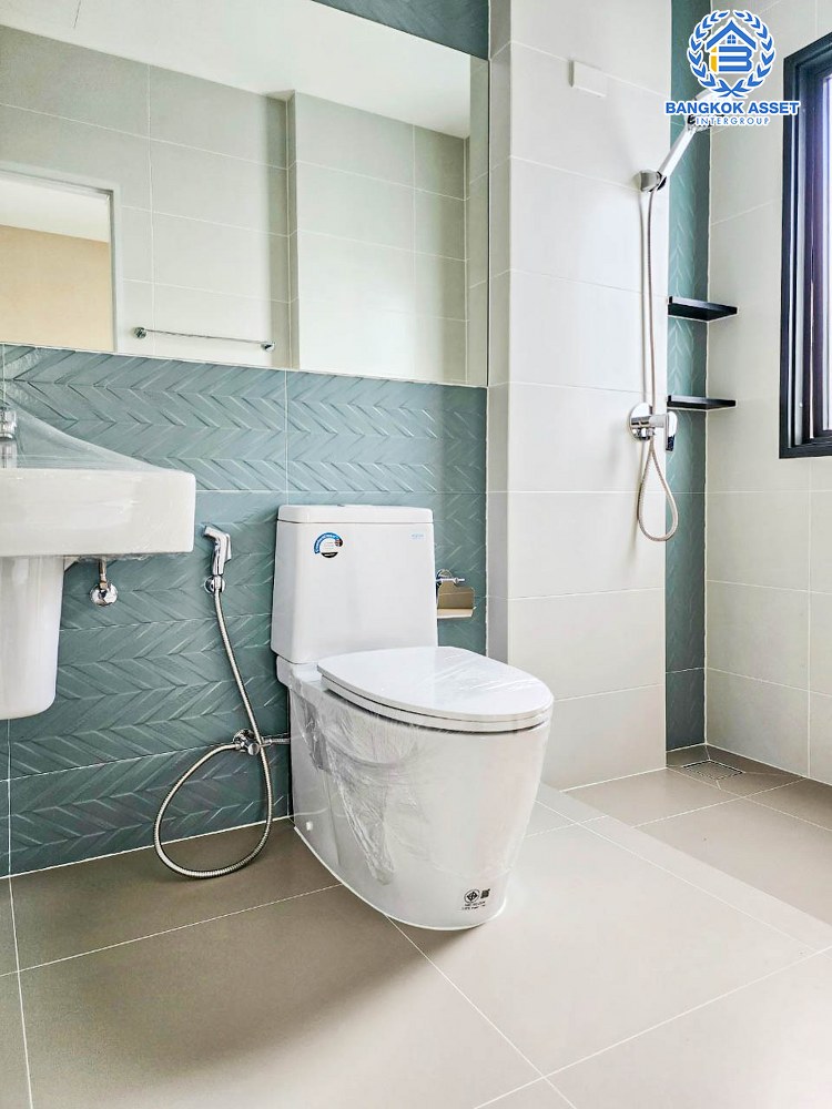 *****บ้านเดี่ยวมือสอง โครงการ บางกอก บูเลอวาร์ด พระราม5 หลังมุม เนื้อที่ 58.50  ตร.ว. ฟังก์ชัน 4 ห้องนอน 4 ห้องน้ำ 2 ที่จอดรถ สภาพดีมาก พร้อมเข้าอยู่ บนทำเลดี เชื่อมต่อถนนนครอินทร์ ถนนกาญจนาภิเษก ถนนราชพฤกษ์ ใกล้จุดขึ้นทางด่วน "ศรีรัช-วงแหวนรอบนอก"