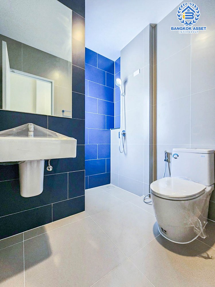 *****บ้านเดี่ยวมือสอง โครงการ บางกอก บูเลอวาร์ด พระราม5 หลังมุม เนื้อที่ 58.50  ตร.ว. ฟังก์ชัน 4 ห้องนอน 4 ห้องน้ำ 2 ที่จอดรถ สภาพดีมาก พร้อมเข้าอยู่ บนทำเลดี เชื่อมต่อถนนนครอินทร์ ถนนกาญจนาภิเษก ถนนราชพฤกษ์ ใกล้จุดขึ้นทางด่วน "ศรีรัช-วงแหวนรอบนอก"