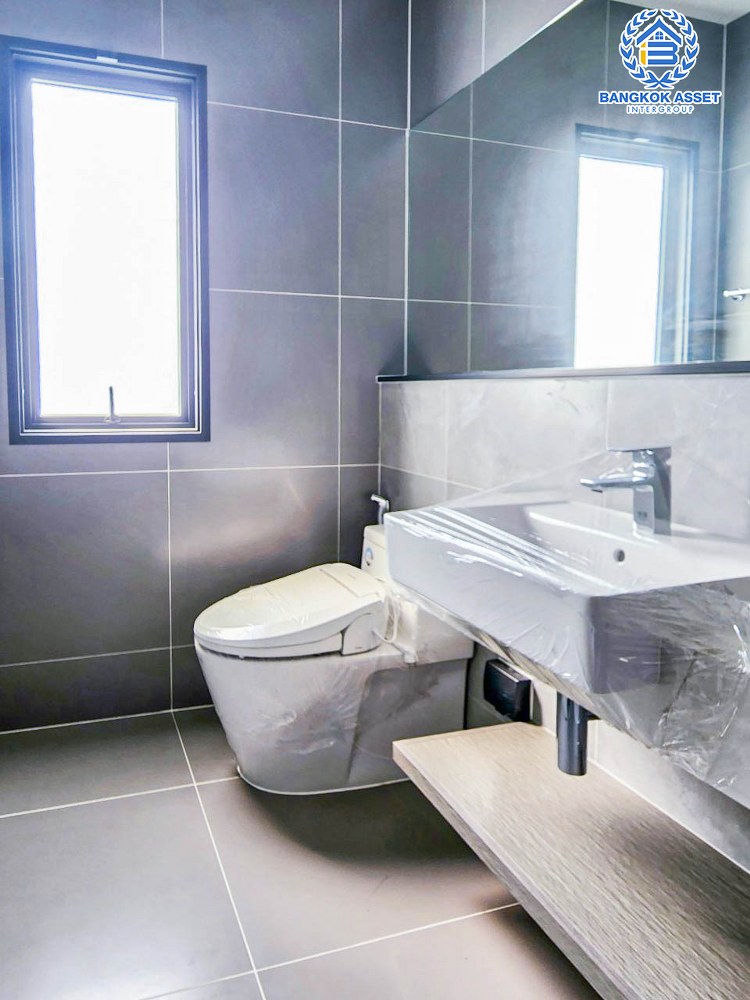 *****บ้านเดี่ยวมือสอง โครงการ บางกอก บูเลอวาร์ด พระราม5 หลังมุม เนื้อที่ 58.50  ตร.ว. ฟังก์ชัน 4 ห้องนอน 4 ห้องน้ำ 2 ที่จอดรถ สภาพดีมาก พร้อมเข้าอยู่ บนทำเลดี เชื่อมต่อถนนนครอินทร์ ถนนกาญจนาภิเษก ถนนราชพฤกษ์ ใกล้จุดขึ้นทางด่วน "ศรีรัช-วงแหวนรอบนอก"