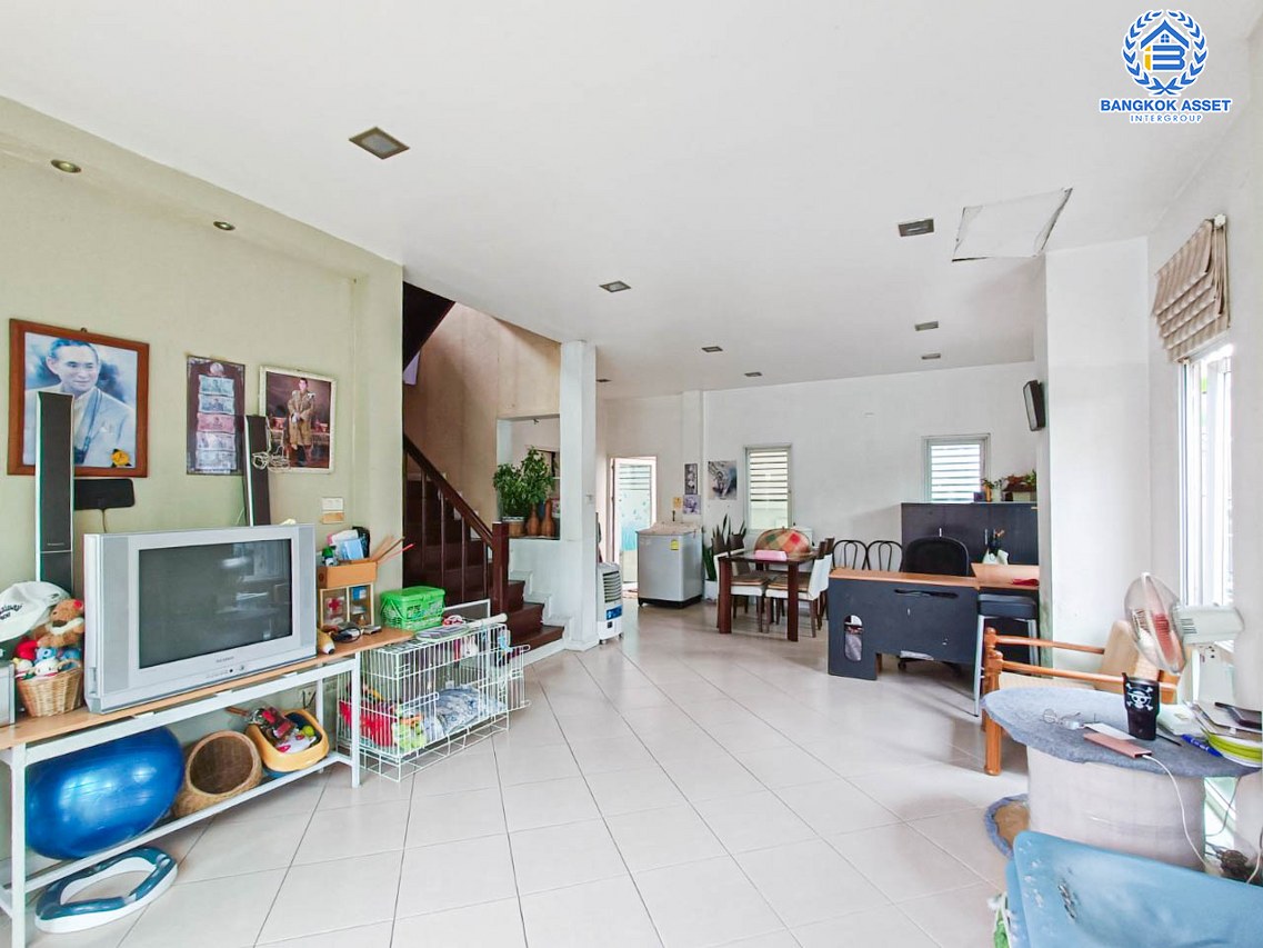 *****บ้านแฝดมือสองนนทบุรี โครงการ บุรีรมย์ วงแหวน-ปิ่นเกล้า #หลังมุม เนื้อที่กว้างขวางถึง 41 ตร.ว. ฟังก์ชัน 3 ห้องนอน 2 ห้องน้ำ 1 ที่จอดรถ บ้านสภาพดี บนทำเลแห่งการเดินทาง เชื่อมต่อ ถนนกาญจนาภิเษก, ถนนนครอินทร์ ใกล้รถไฟฟ้าสายสีม่วง "สถานีตลาดบางใหญ่" และทางด่วน "ศรีรัช"