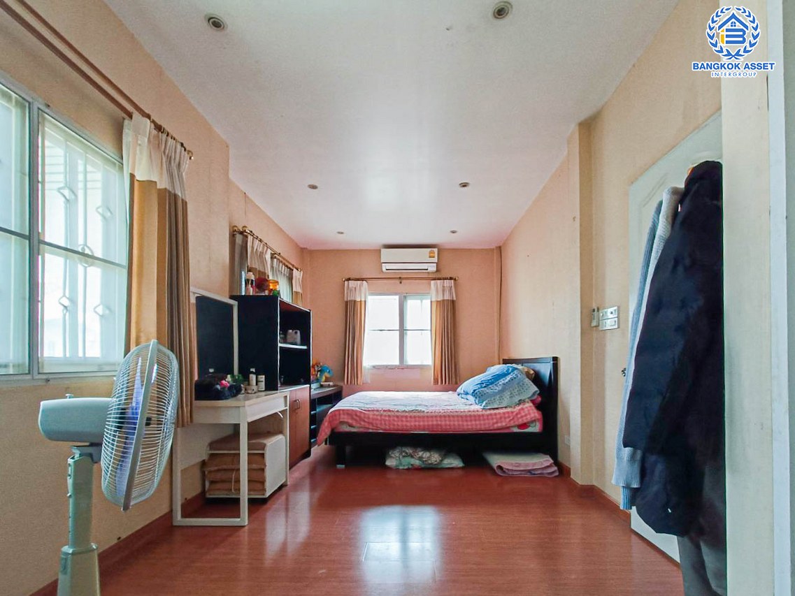 *****บ้านแฝดมือสองนนทบุรี โครงการ บุรีรมย์ วงแหวน-ปิ่นเกล้า #หลังมุม เนื้อที่กว้างขวางถึง 41 ตร.ว. ฟังก์ชัน 3 ห้องนอน 2 ห้องน้ำ 1 ที่จอดรถ บ้านสภาพดี บนทำเลแห่งการเดินทาง เชื่อมต่อ ถนนกาญจนาภิเษก, ถนนนครอินทร์ ใกล้รถไฟฟ้าสายสีม่วง "สถานีตลาดบางใหญ่" และทางด่วน "ศรีรัช"